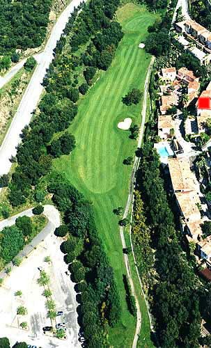 Vue a�r. golf trou10_rouge